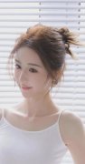 他暗示不难理解房票政策的推出：“之前有良多